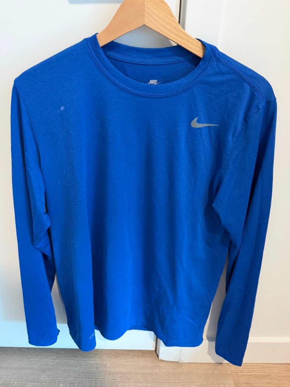 Nike Mens Dri-FIT Legend Short Sleeve Tee Shirt Black White Swoosh Size M